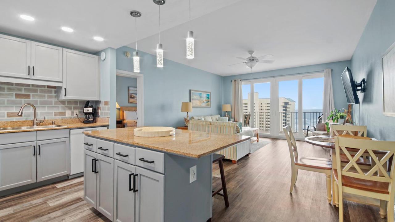 Some Beach Some Where At Laketown Wharf #825 By Nautical Properties Panama City Beach Eksteriør bilde